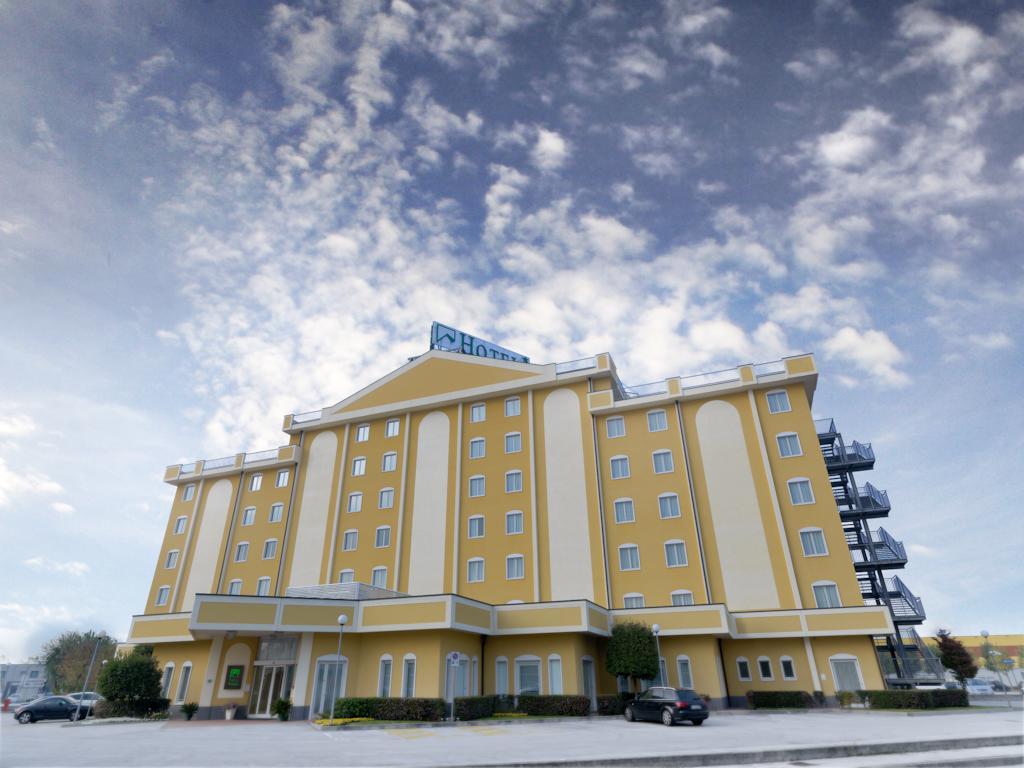 Piramidi Hotel Торри-ди-Квартезоло Экстерьер фото
